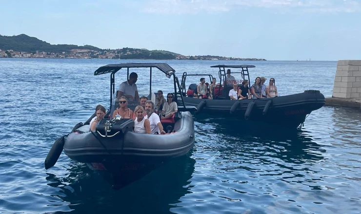Stanovnici otoka Ošljaka otjerali turističke brodove